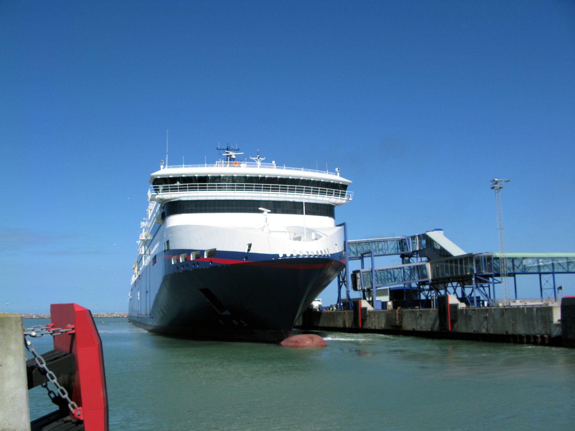 Color Lines SuperSpeed-ferge i Hirtshals havn på vei fra Norge til Danmark